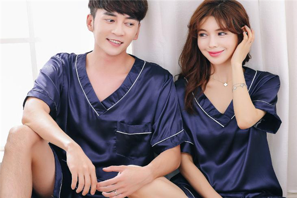 真絲睡衣上的汗?jié)n怎樣去除 切忌使用熱水 真絲睡衣上的汗?jié)n怎樣去除 切忌使用熱水