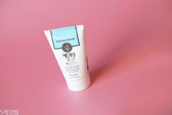 泰國牛奶洗面奶怎么樣 牛奶凈顏嫩膚潔面乳 泰國牛奶洗面奶怎么樣 牛奶凈顏嫩膚潔面乳