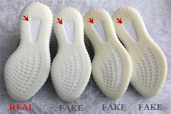 yeezy 350滿天星真假對(duì)比 鑒定方法看這里 yeezy 350滿天星真假對(duì)比 鑒定方法看這里