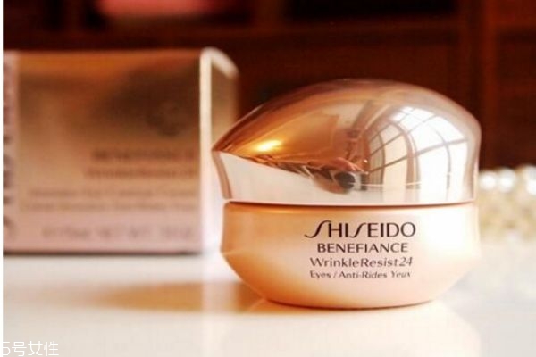 盼麗風(fēng)姿眼霜和百優(yōu)眼霜哪個(gè)好 盼麗風(fēng)姿與百優(yōu)的區(qū)別 盼麗風(fēng)姿眼霜和百優(yōu)眼霜哪個(gè)好 盼麗風(fēng)姿與百優(yōu)的區(qū)別