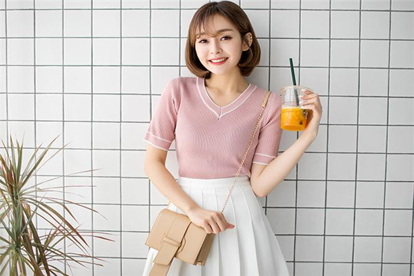 冰絲針織衫怎么搭配 今年最潮穿搭 冰絲針織衫怎么搭配 今年最潮穿搭