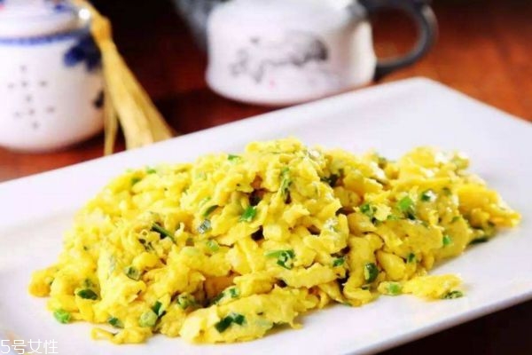 香椿不能和什么一起吃 香椿的家常做法 香椿不能和什么一起吃 香椿的家常做法