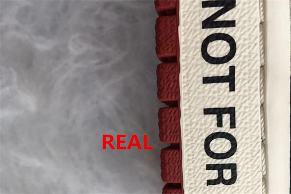 aj1禁止轉(zhuǎn)賣真假對比 鑒定方法要牢記 aj1禁止轉(zhuǎn)賣真假對比 鑒定方法要牢記