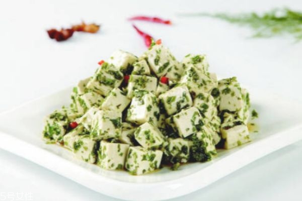 香椿不能和什么一起吃 香椿的家常做法 香椿不能和什么一起吃 香椿的家常做法