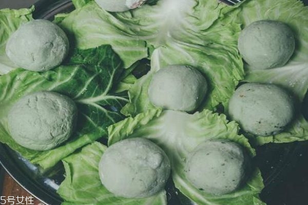 青團為什么會變硬 如何用微波爐加熱青團 青團為什么會變硬 如何用微波爐加熱青團