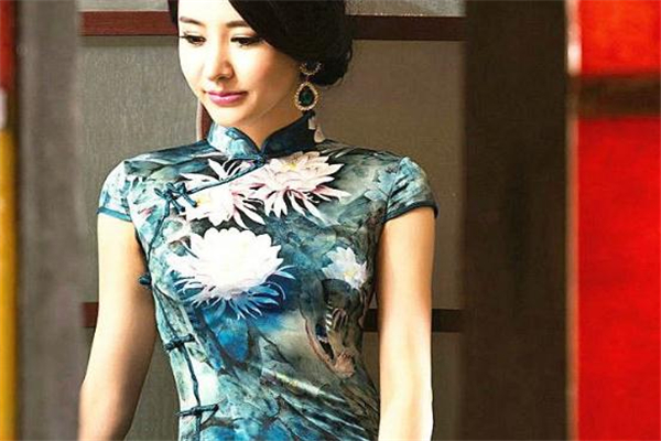 旗袍是哪個(gè)民族的服飾 旗袍的起源 旗袍是哪個(gè)民族的服飾 旗袍的起源