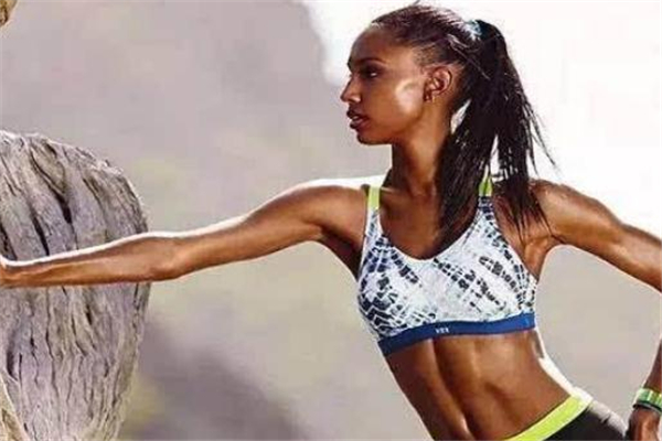 女生三角肌發(fā)達(dá)怎么減 減少力量訓(xùn)練 女生三角肌發(fā)達(dá)怎么減 減少力量訓(xùn)練