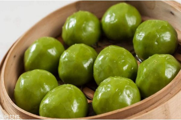 青團(tuán)的營養(yǎng)價值及功效 吃青團(tuán)時的四個注意 青團(tuán)的營養(yǎng)價值及功效 吃青團(tuán)時的四個注意
