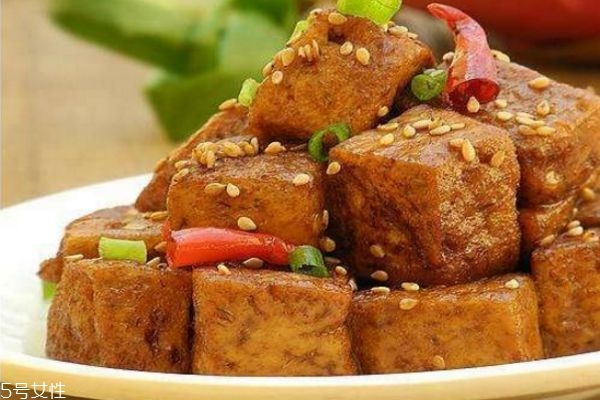 怎么做豆腐好吃又簡(jiǎn)單 家常豆腐的做法 怎么做豆腐好吃又簡(jiǎn)單 家常豆腐的做法