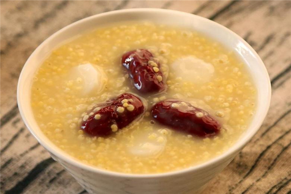 紅棗小米粥的做法 美容養(yǎng)顏首選 紅棗小米粥的做法 美容養(yǎng)顏首選