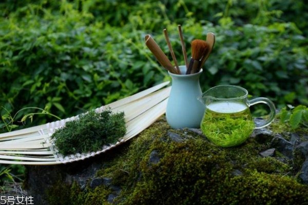 絞股藍(lán)有減肥功效嗎 喝絞股藍(lán)茶需注意 絞股藍(lán)有減肥功效嗎 喝絞股藍(lán)茶需注意