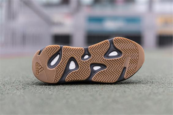 yeezy 700 v2 geode測評 椰子700geode實(shí)物上腳效果