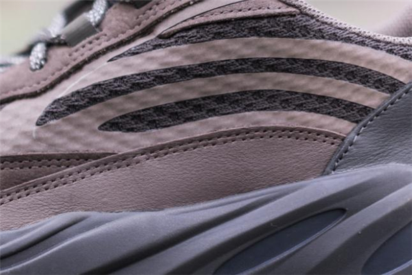 yeezy 700 v2 geode測評 椰子700geode實(shí)物上腳效果