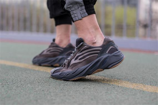 yeezy 700 v2 geode測評 椰子700geode實(shí)物上腳效果