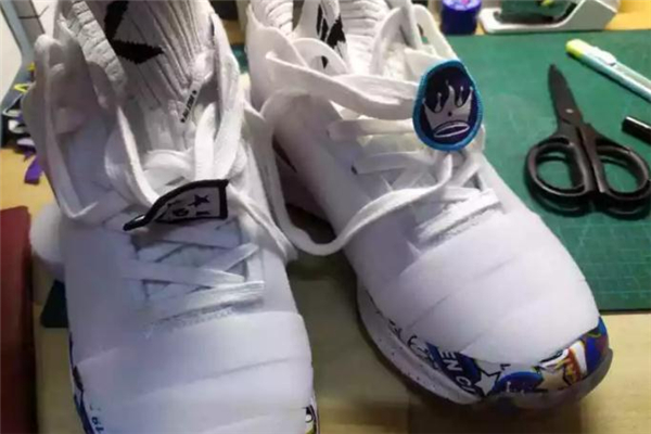 安踏kt4全明星怎么洗 kt4全明星魔術(shù)貼清洗方法 安踏kt4全明星怎么洗 kt4全明星魔術(shù)貼清洗方法