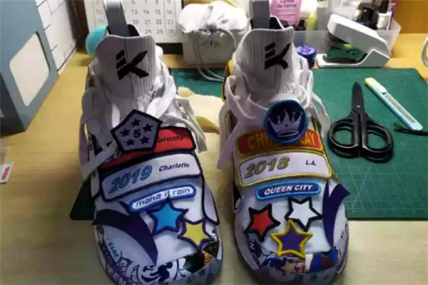 安踏kt4全明星怎么洗 kt4全明星魔術(shù)貼清洗方法 安踏kt4全明星怎么洗 kt4全明星魔術(shù)貼清洗方法