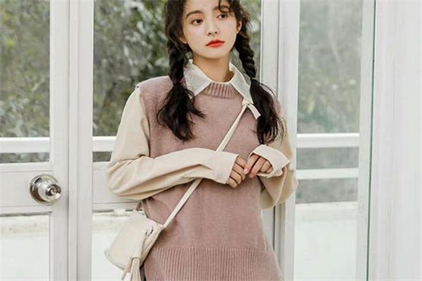 針織馬甲什么顏色好看 開春甜美系穿搭 針織馬甲什么顏色好看 開春甜美系穿搭