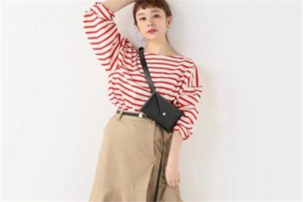 卡其色裙子配什么上衣 日系風(fēng)格混搭技巧 卡其色裙子配什么上衣 日系風(fēng)格混搭技巧