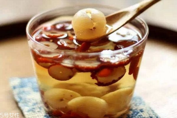 痛經(jīng)怎么辦?喝桂圓紅棗茶輕松解決疼痛 痛經(jīng)怎么辦?喝桂圓紅棗茶輕松解決疼痛