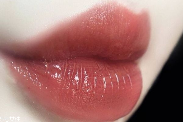 皮膚比較黃涂什么口紅 皮膚暗黃推薦幾款口紅 皮膚比較黃涂什么口紅 皮膚暗黃推薦幾款口紅