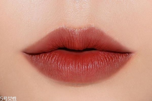 皮膚比較黃涂什么口紅 皮膚暗黃推薦幾款口紅 皮膚比較黃涂什么口紅 皮膚暗黃推薦幾款口紅