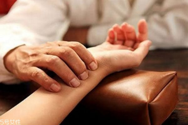 拔火罐能有效治療濕氣嗎?需要注意事項(xiàng) 拔火罐能有效治療濕氣嗎?需要注意事項(xiàng)