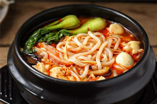 砂鍋米線(xiàn)的做法 砂鍋米線(xiàn)配方大全
