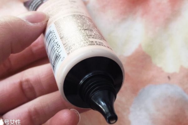 歐萊雅24小時(shí)粉底液色號(hào) 適合油皮入手