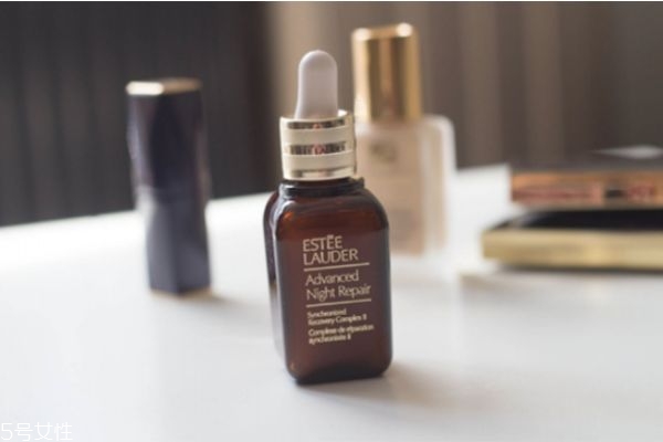 小棕瓶精華保質(zhì)期是多久 小棕瓶精華液使用步驟 小棕瓶精華保質(zhì)期是多久 小棕瓶精華液使用步驟