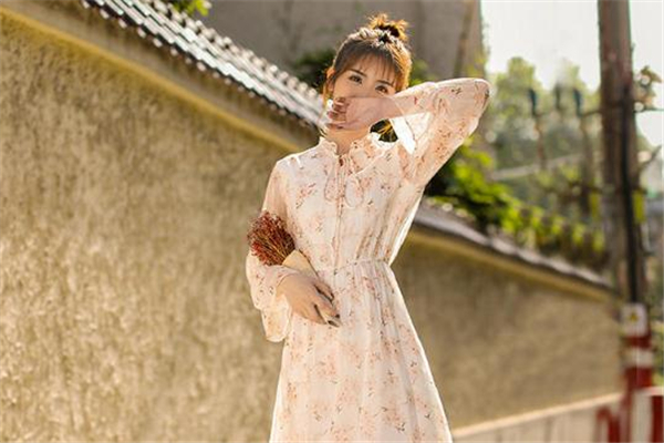 春游穿什么裙子好看 浪漫整個季節(jié) 春游穿什么裙子好看 浪漫整個季節(jié)