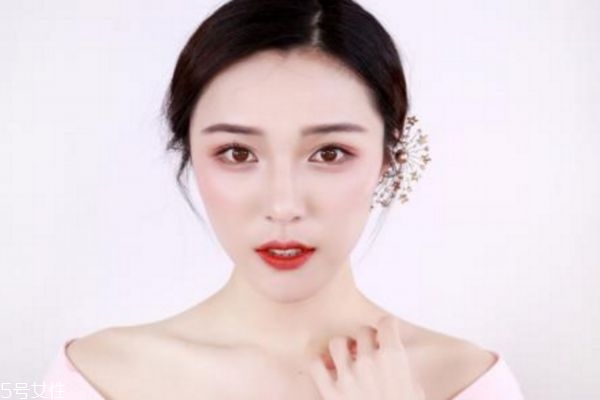 櫻花妝怎么畫 最流行的櫻花妝容 櫻花妝怎么畫 最流行的櫻花妝容