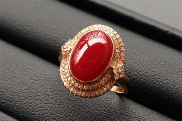 紅珊瑚戒指可以戴著睡覺嗎 不利于保養(yǎng) 紅珊瑚戒指可以戴著睡覺嗎 不利于保養(yǎng)