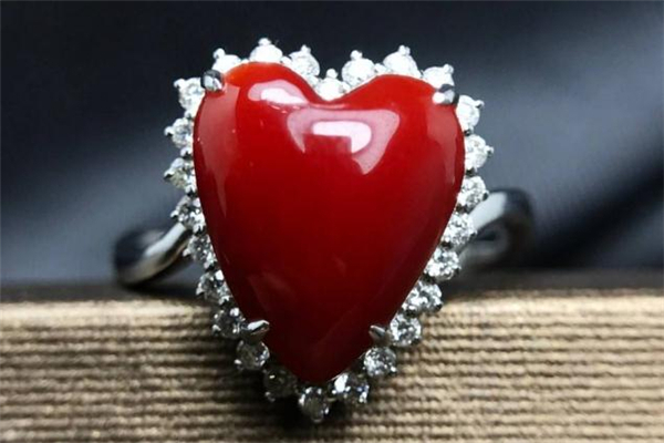 紅珊瑚戒指可以戴著睡覺嗎 不利于保養(yǎng) 紅珊瑚戒指可以戴著睡覺嗎 不利于保養(yǎng)