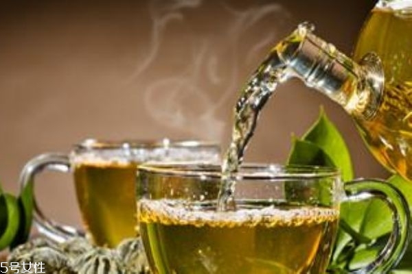 用茶葉洗頭有什么好處 茶水洗頭發(fā)的正確方法 用茶葉洗頭有什么好處 茶水洗頭發(fā)的正確方法