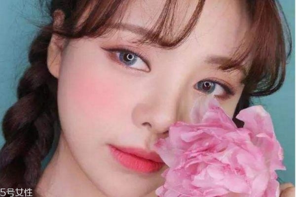 櫻花妝怎么畫 最流行的櫻花妝容 櫻花妝怎么畫 最流行的櫻花妝容