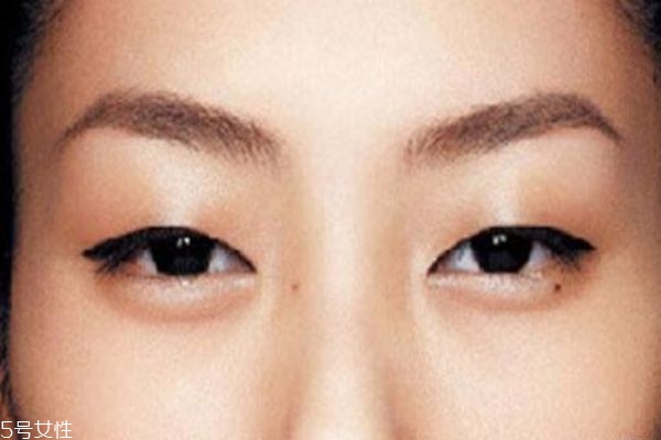 紋眼線好不好？內(nèi)眼線會傷害眼睛嗎？