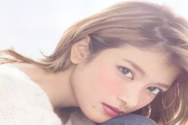 櫻花妝怎么畫 最流行的櫻花妝容 櫻花妝怎么畫 最流行的櫻花妝容