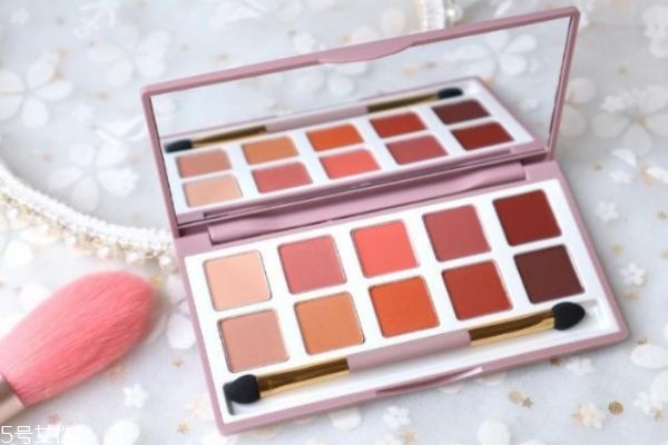 單眼皮用什么顏色眼影 適合單眼皮的眼影 單眼皮用什么顏色眼影 適合單眼皮的眼影