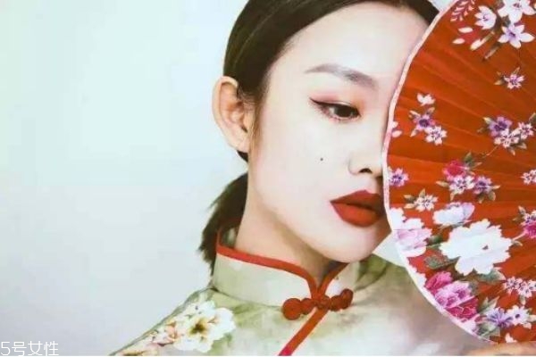 旗袍妝眼影畫法 旗袍妝容教程 旗袍妝眼影畫法 旗袍妝容教程