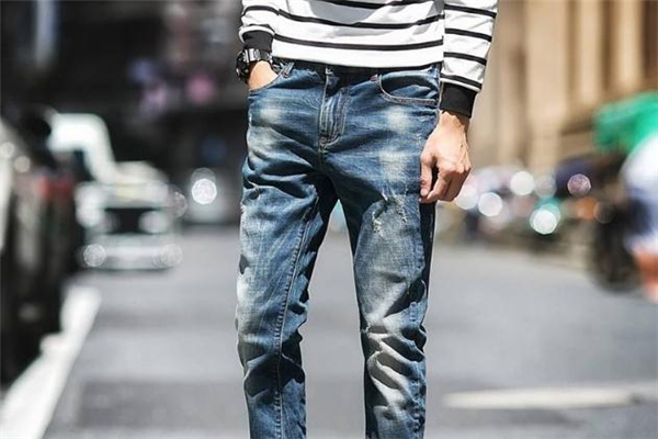 水洗牛仔褲和原色牛仔褲的區(qū)別 工藝大不同 水洗牛仔褲和原色牛仔褲的區(qū)別 工藝大不同