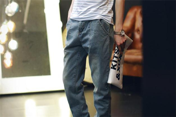 水洗牛仔褲會(huì)掉色嗎 分情況對待