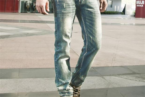 水洗牛仔褲會(huì)掉色嗎 分情況對待
