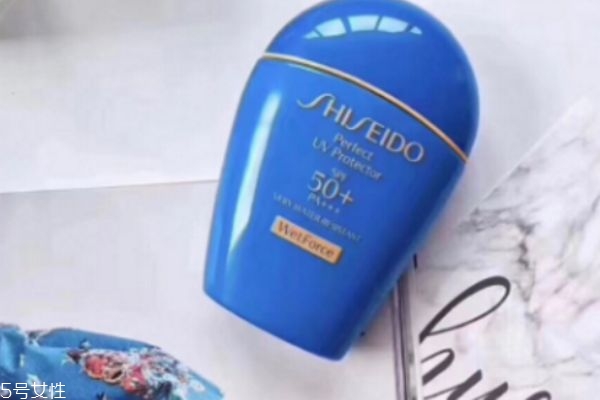 資生堂藍(lán)胖子要卸妝嗎 可以用洗面奶洗凈 資生堂藍(lán)胖子要卸妝嗎 可以用洗面奶洗凈