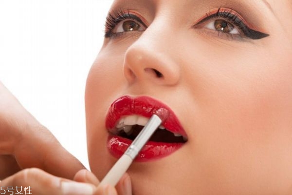 黃黑皮適合什么口紅色號(hào) 潮流色系南瓜色口紅 黃黑皮適合什么口紅色號(hào) 潮流色系南瓜色口紅