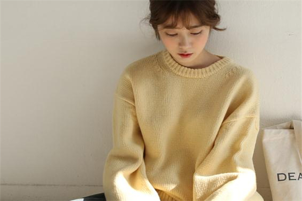 鵝黃色是什么顏色 滿滿的春天氣息 鵝黃色是什么顏色 滿滿的春天氣息