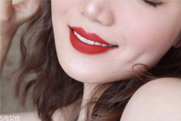 楓葉色口紅哪款比較火 楓葉色口紅適合什么人 楓葉色口紅哪款比較火 楓葉色口紅適合什么人