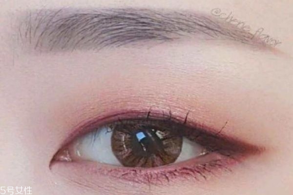 單眼皮用什么顏色眼影 適合單眼皮的眼影 單眼皮用什么顏色眼影 適合單眼皮的眼影