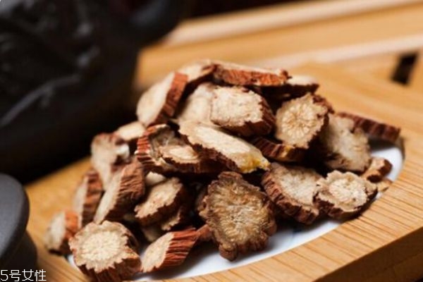 丹參可以和什么一起泡 丹參什么時候吃最好 丹參可以和什么一起泡 丹參什么時候吃最好