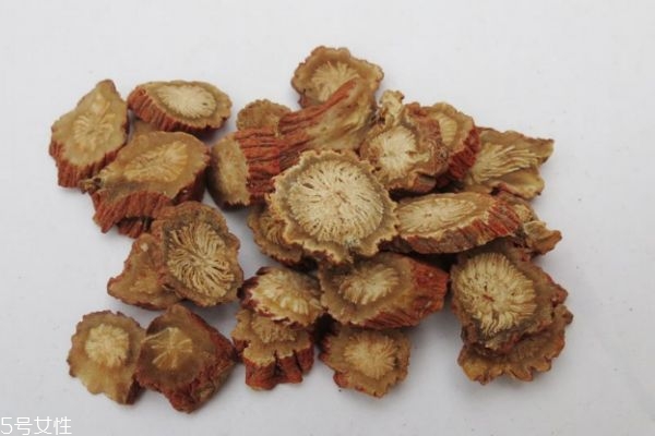 丹參可以和什么一起泡 丹參什么時候吃最好 丹參可以和什么一起泡 丹參什么時候吃最好