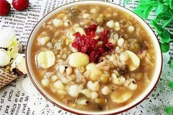 山藥薏米粥的做法 經(jīng)典養(yǎng)生粥 山藥薏米粥的做法 經(jīng)典養(yǎng)生粥